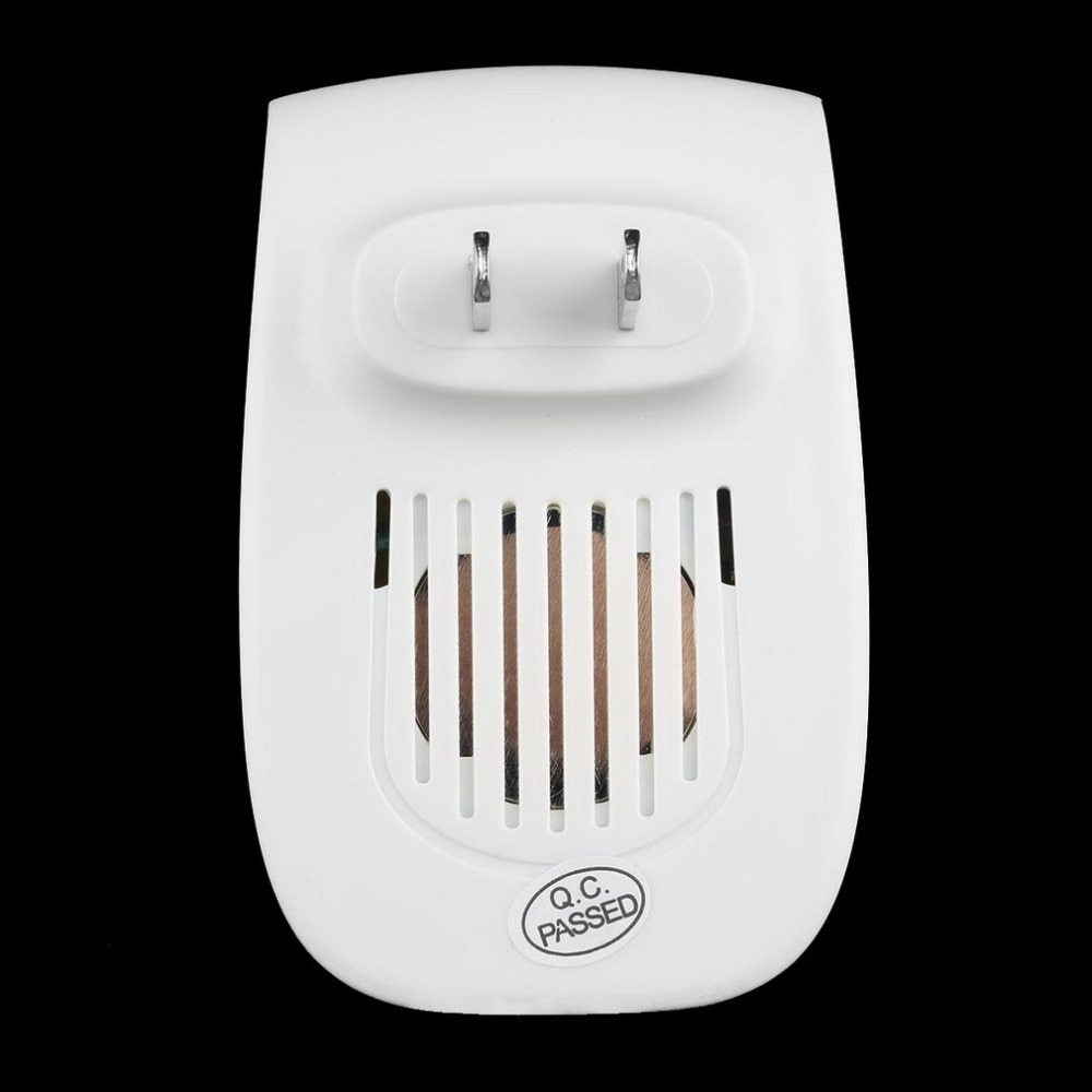 Ultrasonic pest repeller plug for effective pest control in homes and offices